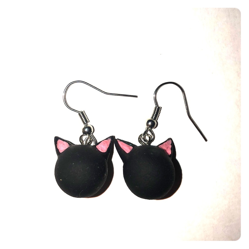 HANDMADE SPOOKY CAT EARRINGS!